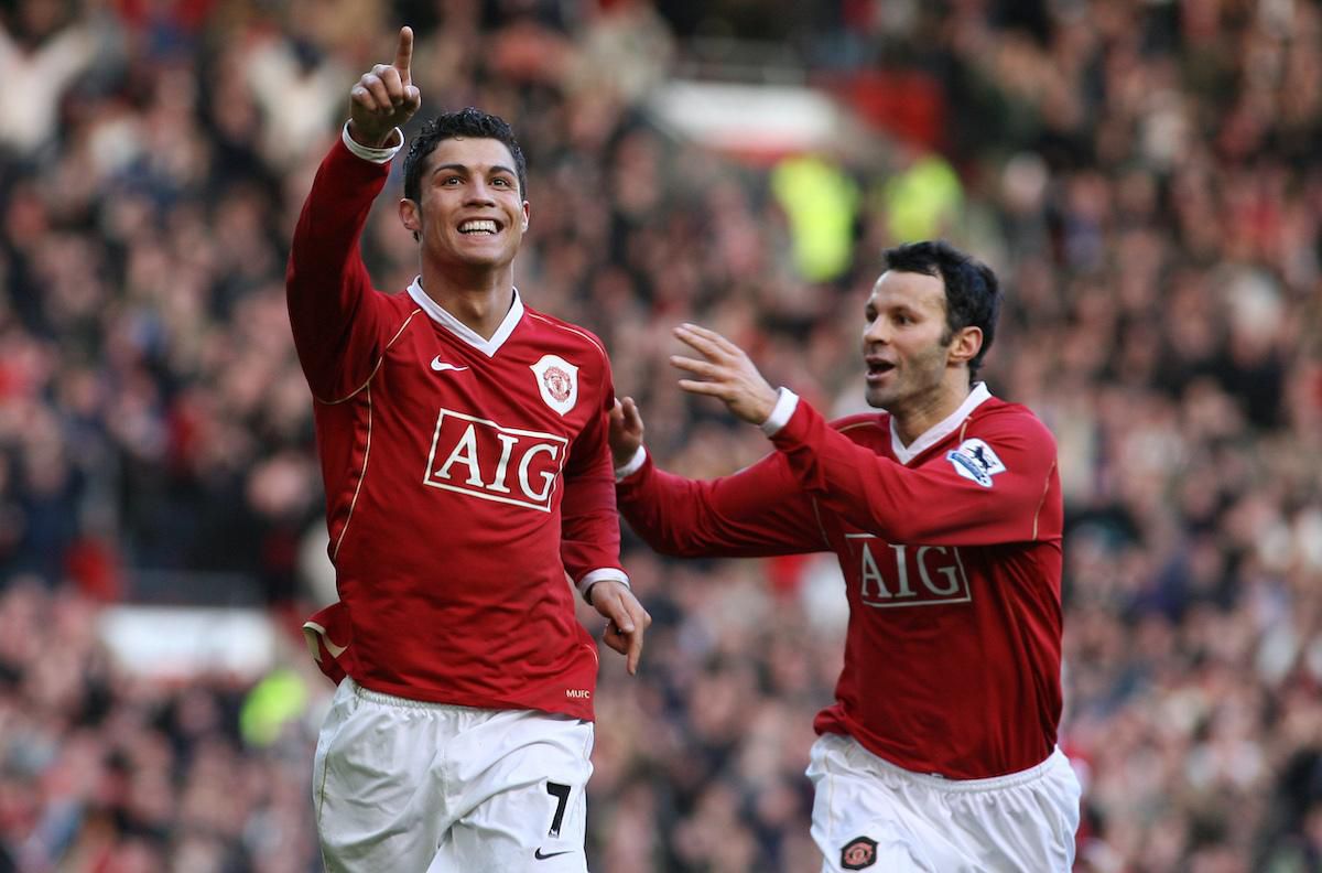 Cristiano Ronaldo a Ryan Giggs v Manchestri United.