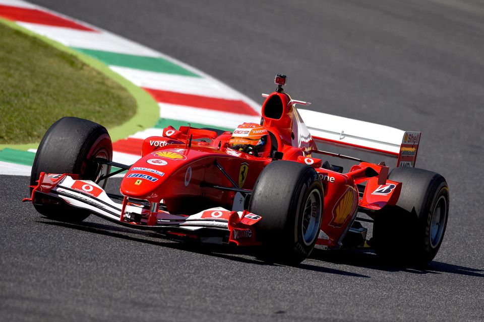 Mick Schumacher v otcovom monoposte Ferrari F2004.