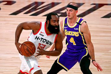 NBA: Houston si v prvom zápase poradil s Lakers, Miami je krôčik od postupu