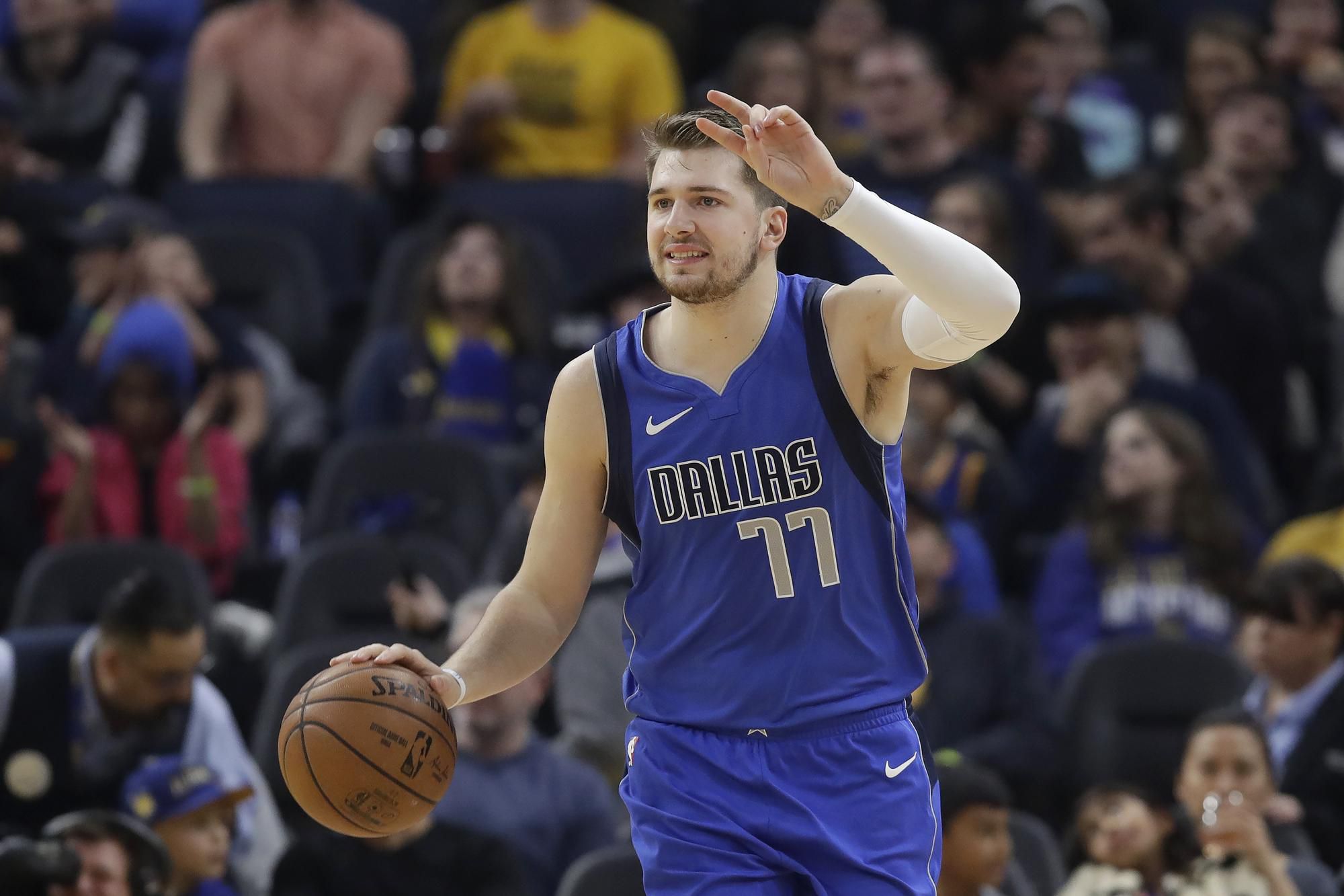 Luka Dončič v zápase proti Golden State Warriors