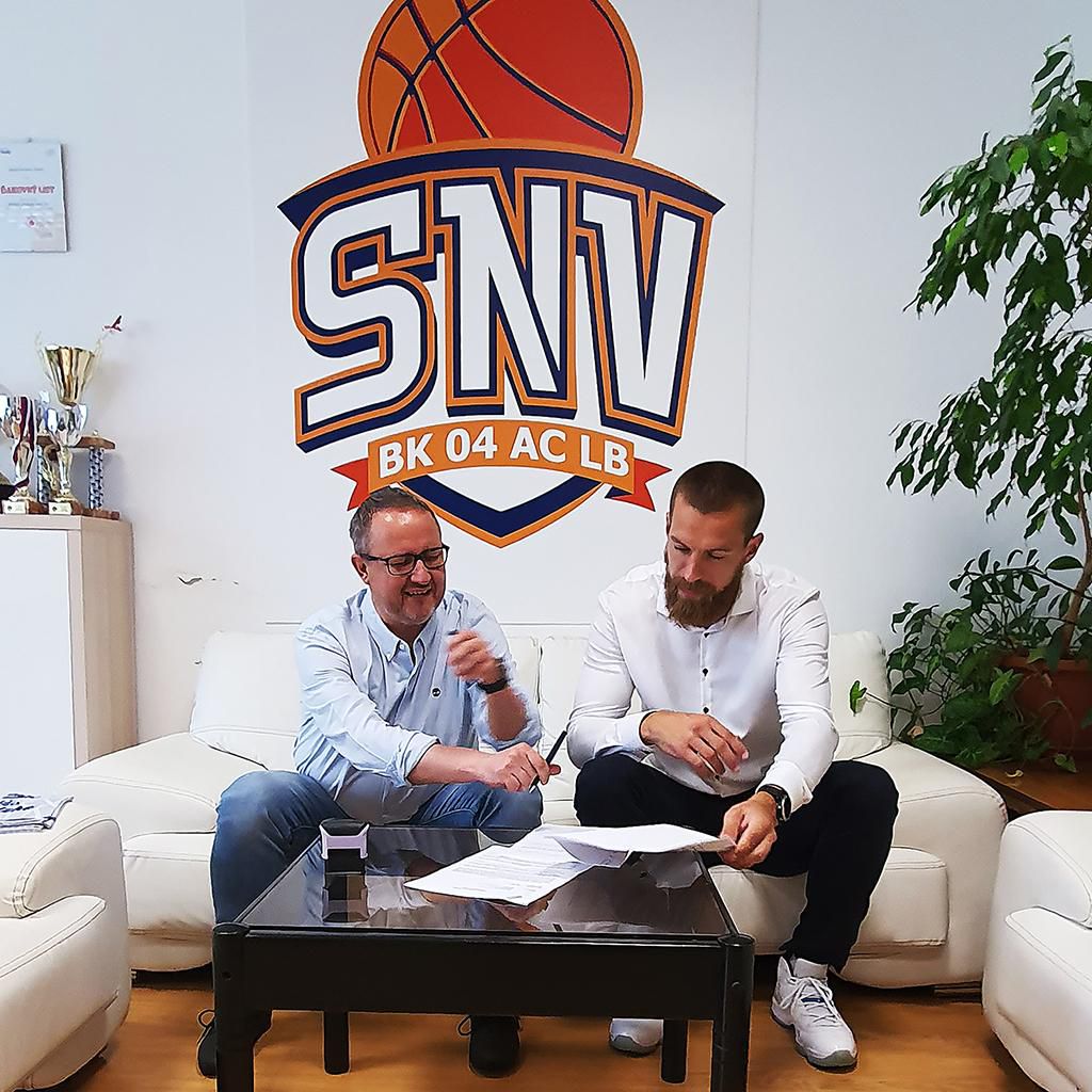Michal Baťka podpísal zmluvu s BK 04 AC LB Spišská Nová Ves.