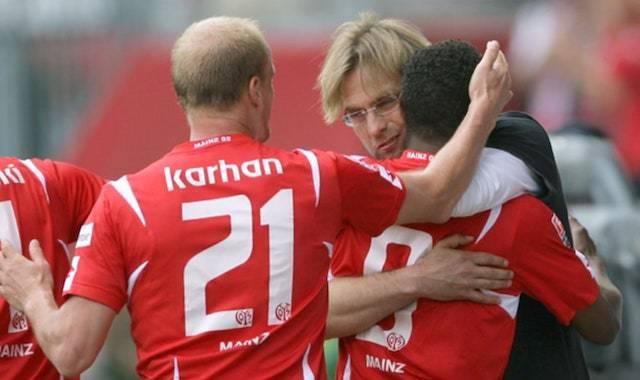 Miroslav Karhan s Jürgenom Kloppom