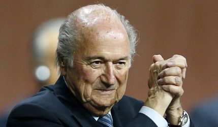 Blatter nechránil záujmy FIFA pri karibských zmluvách, tvrdia Švajčiari