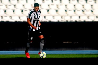 Juventus Turín sa zaujíma o talentovaného tínedžera z Botafoga