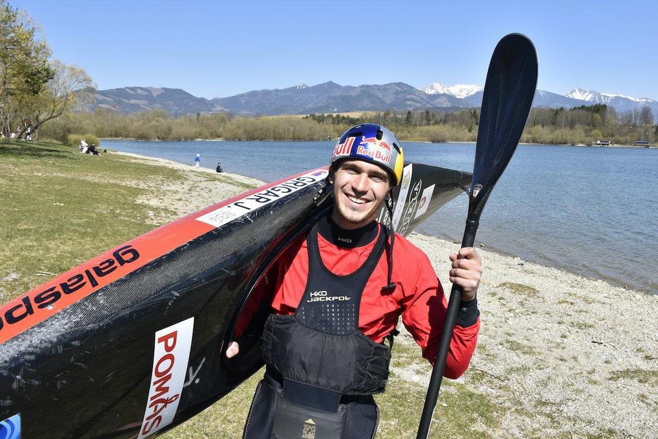 Slovenský vodný slalomár Jakub Grigar počas pandémie nového koronavírusu trénuje na Liptovskej Mare.