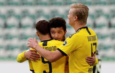 Dortmund pokračuje vo výbornej forme. László Bénes pri prehre v šlágri s Leverkusenom