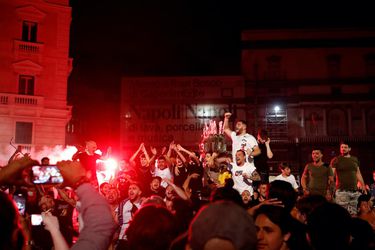 FOTO+Neapol v plameňoch! „Partenopei” oslavovali triumf v Coppa Italia