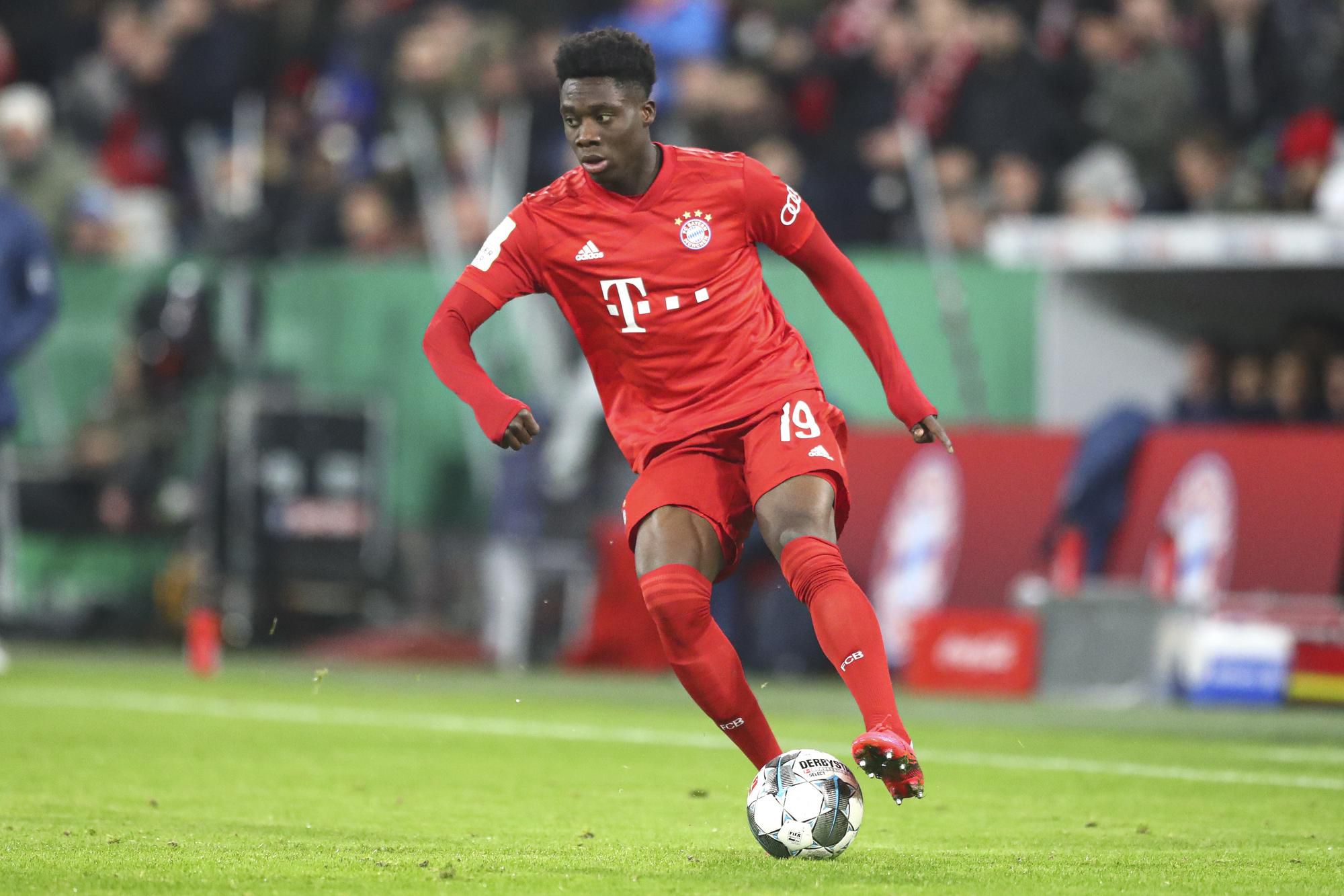 Alphonso Davies v drese Bayernu Mníchov.