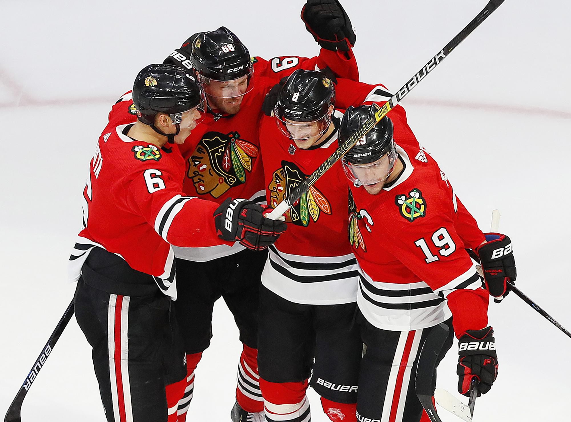 Radosť hráčov Chicaga Blackhawks