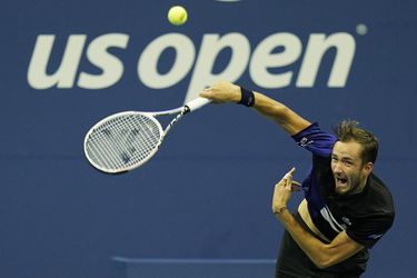 US Open: Vlaňajší finalista Medvedev postúpil do 2. kola dvojhry