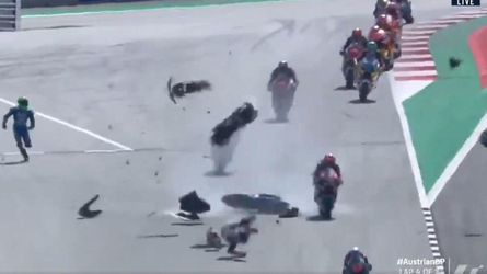 MotoGP: Dve desivé nehody na pretekoch v Rakúsku, jazdci leteli vzduchom niekoľko metrov