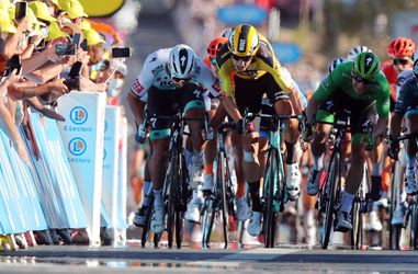 TdF: Rozhodcovia po nebezpečnom finiši 11. etapy preradili Petra Sagana na posledné miesto