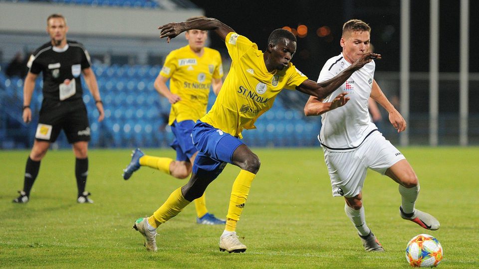 Sidibe Modibo z MFK Zemplín Michalovce a Daniel Magda z FC Nitra.