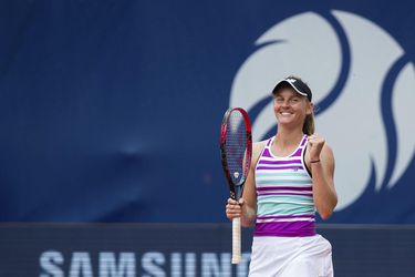 WTA Palermo: Ferrová postúpila do štvrťfinále turnaja, Vekičová končí