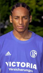 Vyhlásili ho za mŕtveho, bývalý hráč Schalke 04 sa teraz vrátil do Nemecka