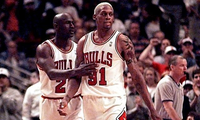 Michael jordan a dennis rodman chicago dvojka archiv