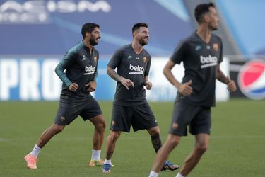 Messiho kroky budú mať vplyv na Suárezovo rozhodovanie o novom klube, tvrdí agent uruguajskej hviezdy