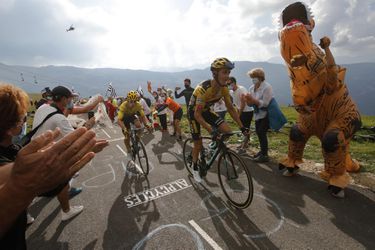 Tour de France je tento rok iná. Fanúšikovia cyklistom chýbajú, ale aj sa ich boja