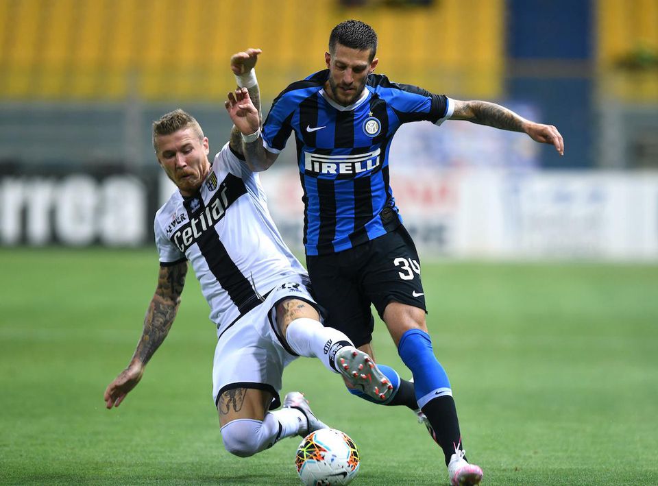 Juraj Kucka v zápase s Interom Miláno.