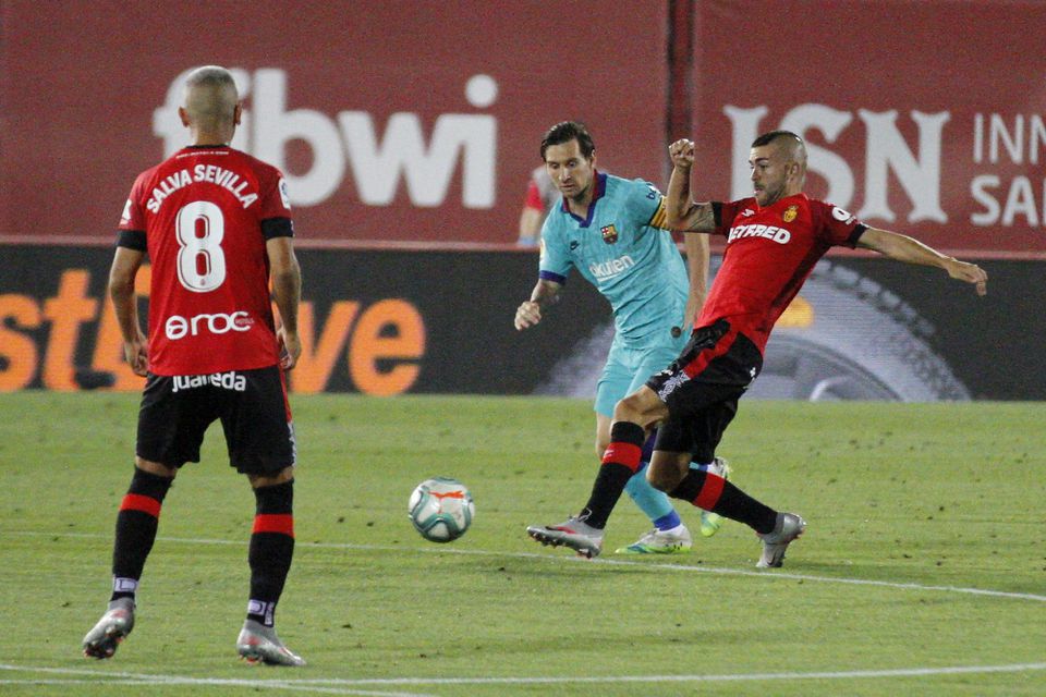 Lionel Messi v zápase s Mallorcou.