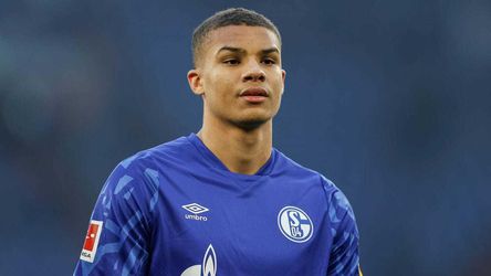 Schalke si poistilo služby talentovaného obrancu do roku 2024