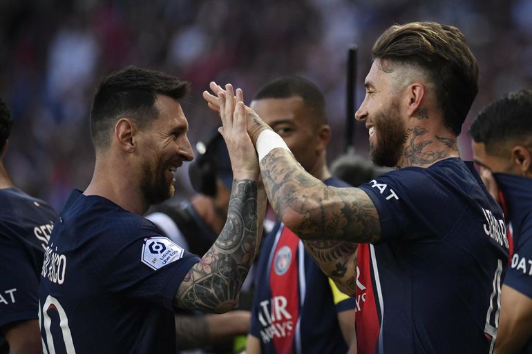 Lionel Messi a Sergio Ramos sa rozlúčili s metropolou Francúzska. PSG ukončil sezónu prehrou