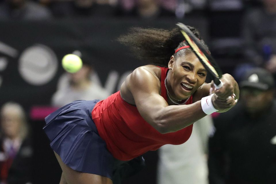 Serena Williamsová počas Fedcupového zápasu proti Jelene Ostapenkovej