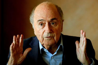 Švajčiari zastavili stíhanie Blattera za predaj vysielacích práv