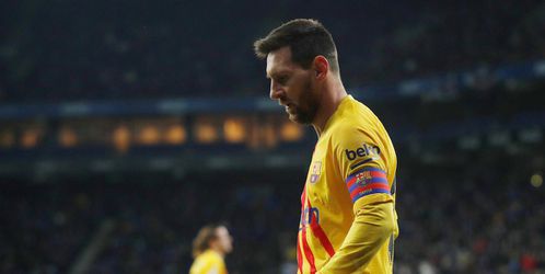 Oslabená Barcelona zakopla na ihrisku Espanyolu, komplikuje si situáciu na čele tabuľky