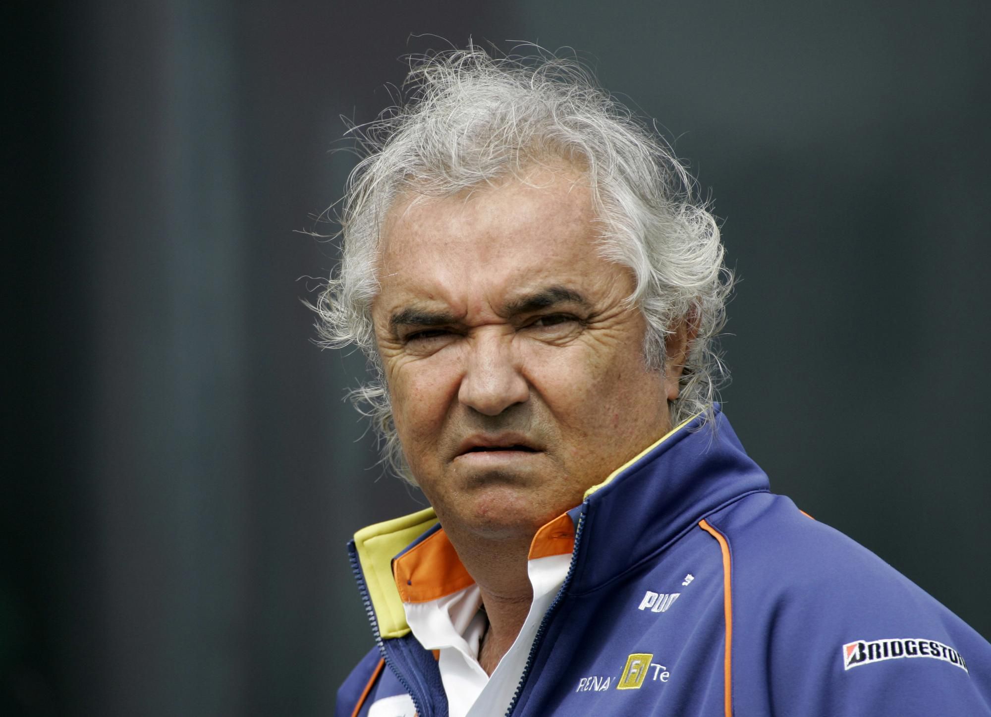 Na snímke z 10. mája 2008 riaditeľ tímu F1 Renault Flavio Briatore.