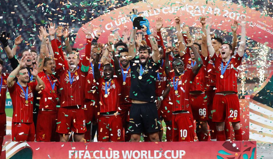 Futbalisti Liverpoolu oslavujú triumf na MS klubov