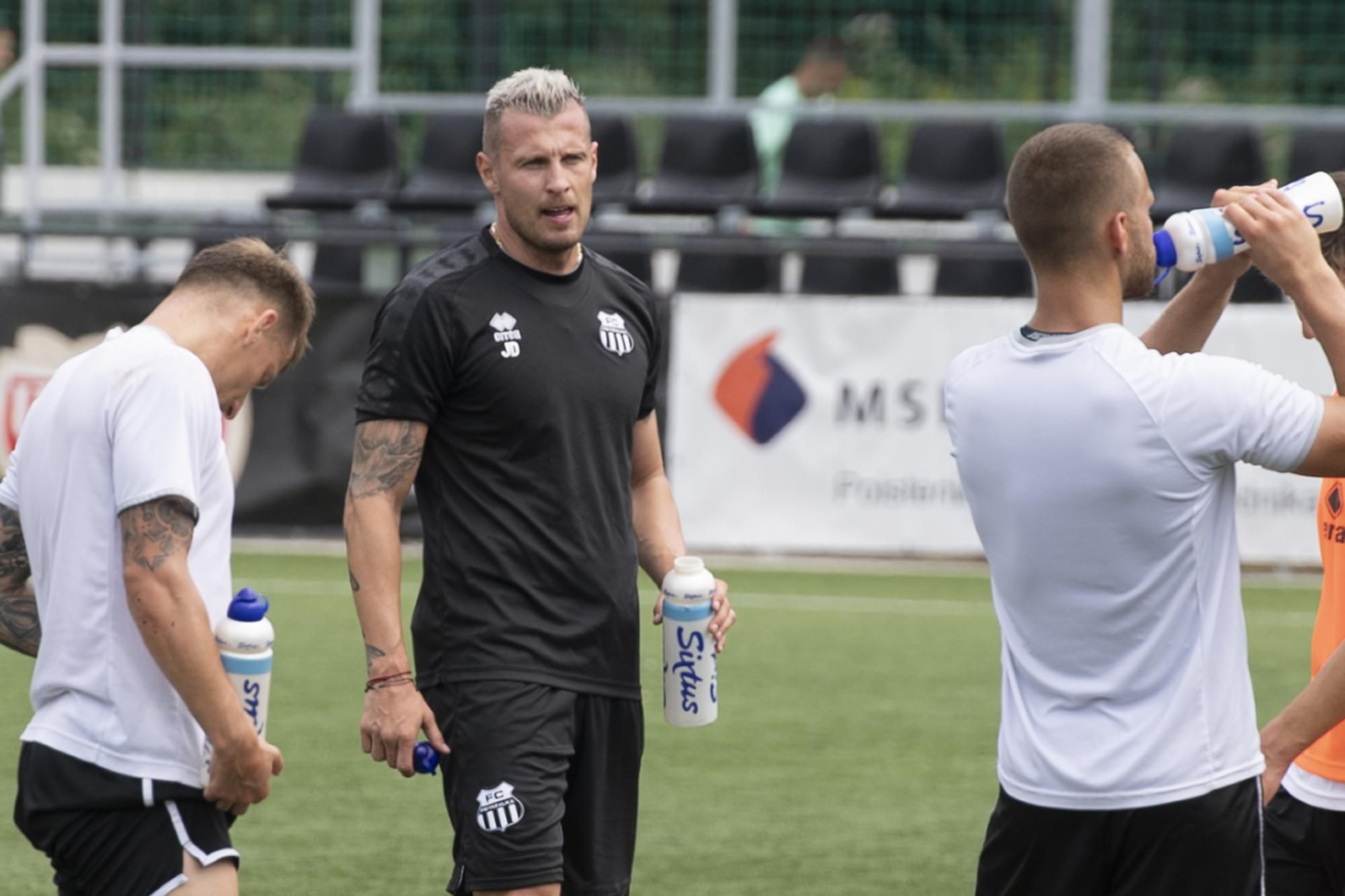 Nový asistent trénera FC Petržalka Ján Ďurica počas tréningu.
