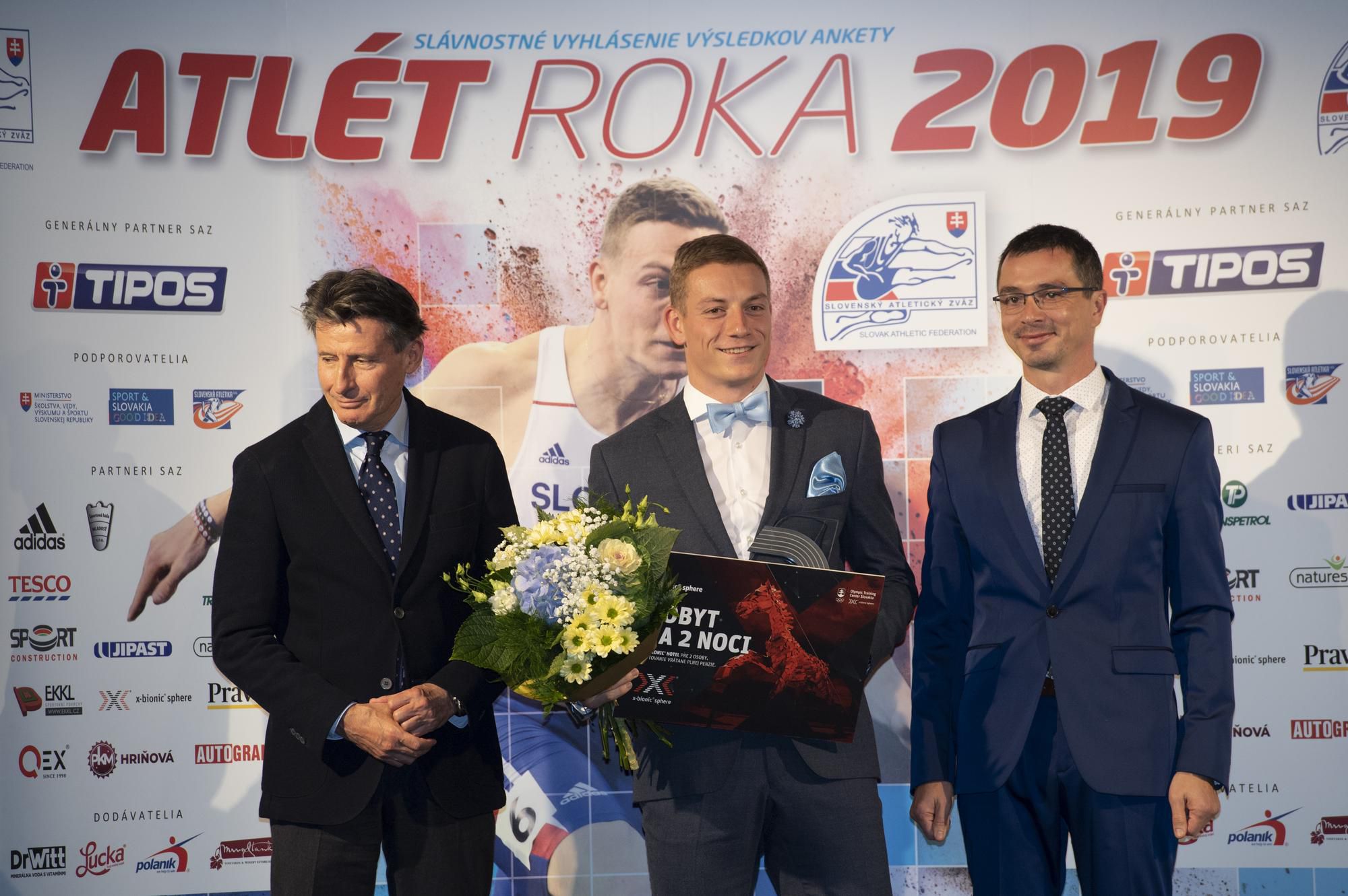 Prezident Svetovej atletiky Sebastian Coe odovzdal ocenenie pre Jána Volka