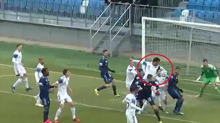 Neuznaný regulárny gól, Slovan mal kopať penaltu a čudná choroba nôh