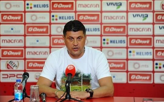 Tréner Crvena Zvezda Belehrad Vladan Milojevič.