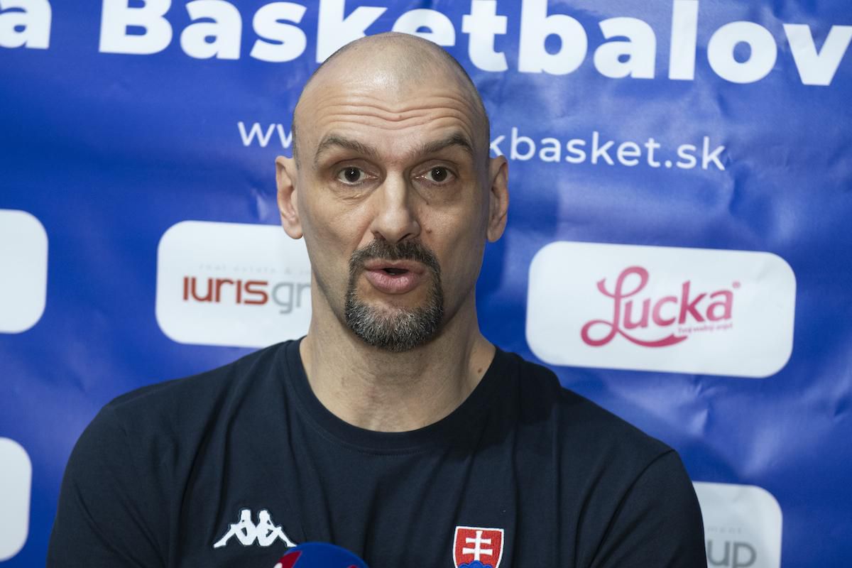 Tréner slovenskej basketbalovej reprezentácie mužov Žan Tabak.