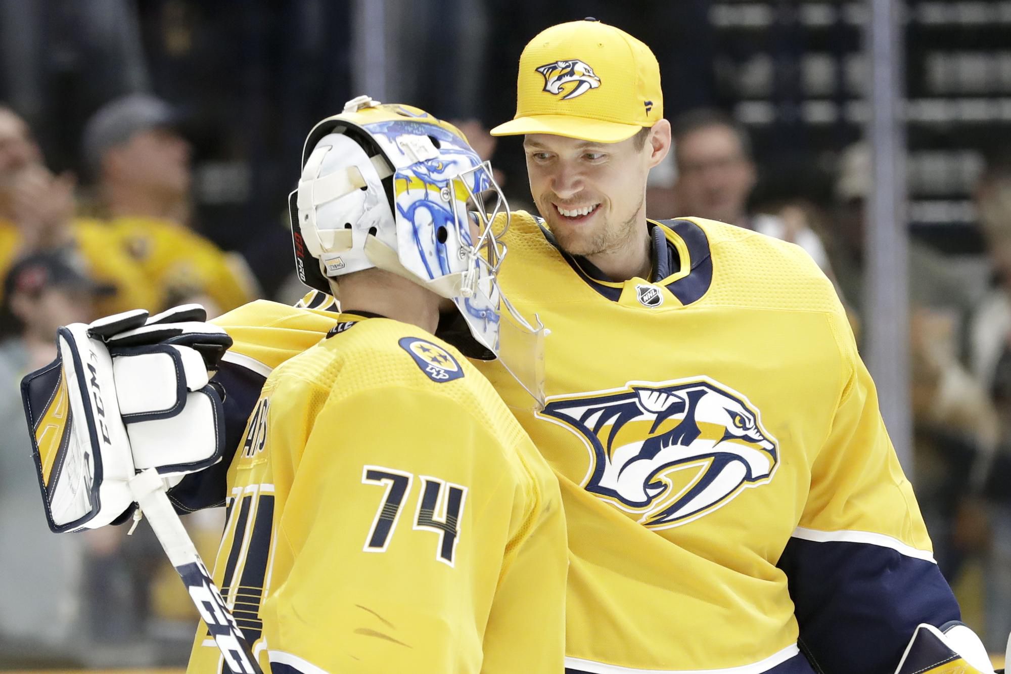 Juuse Saros (74) a Pekka Rinne.