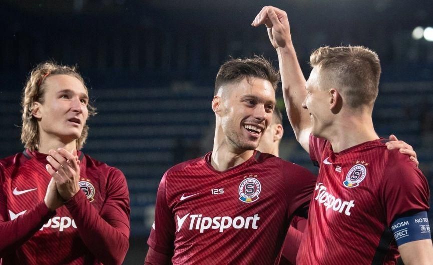 Václav Kadlec so spoluhráčmi v Sparte Praha