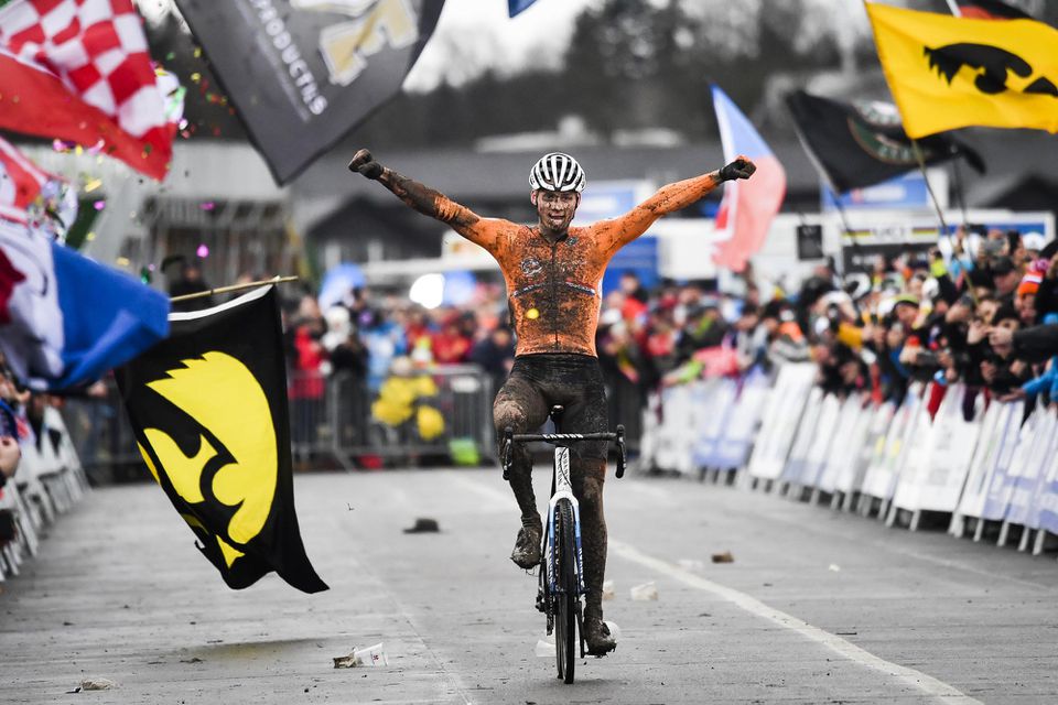 Mathieu van der Poel obhájil titul majstra sveta v cyklokrose