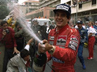 Trojnásobný majster sveta Ayrton Senna sa narodil pred 60 rokmi