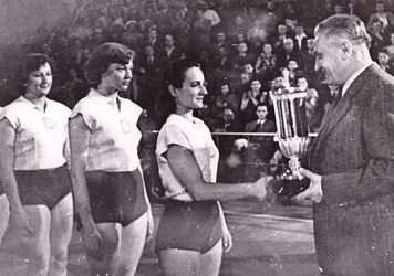 Zomrela kapitánka bronzového tímu z MS 1957 Hana Ezrová-Kopáčková