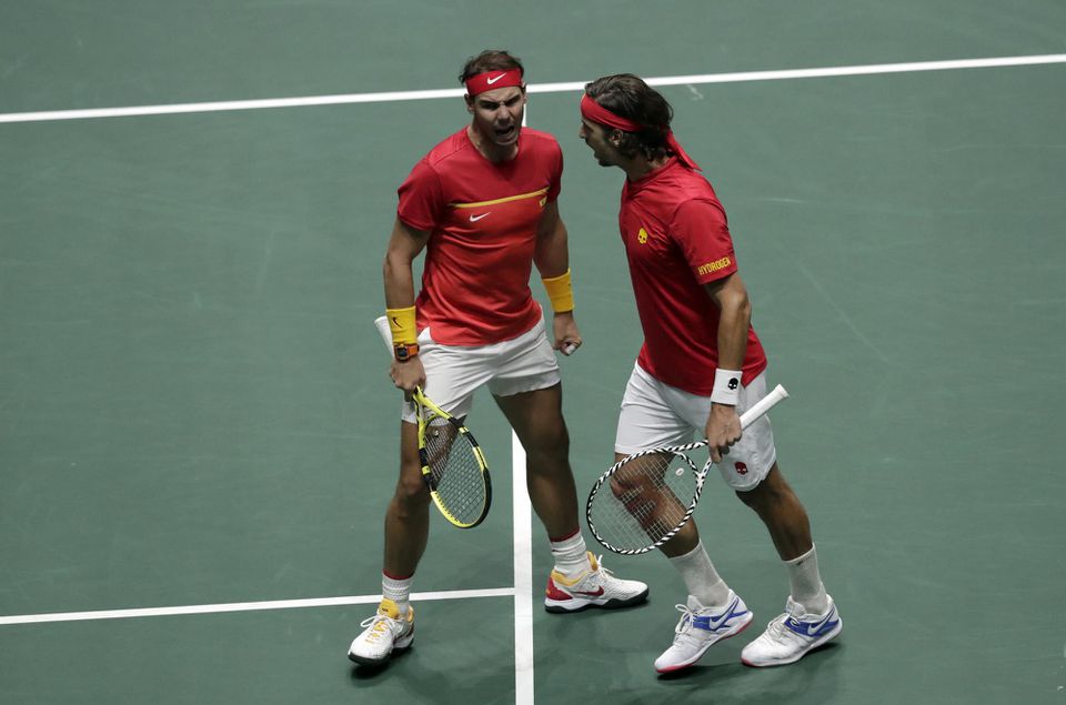 Rafael Nadal a Feliciano Lopez v zápase Španielska proti Veľkej Británii