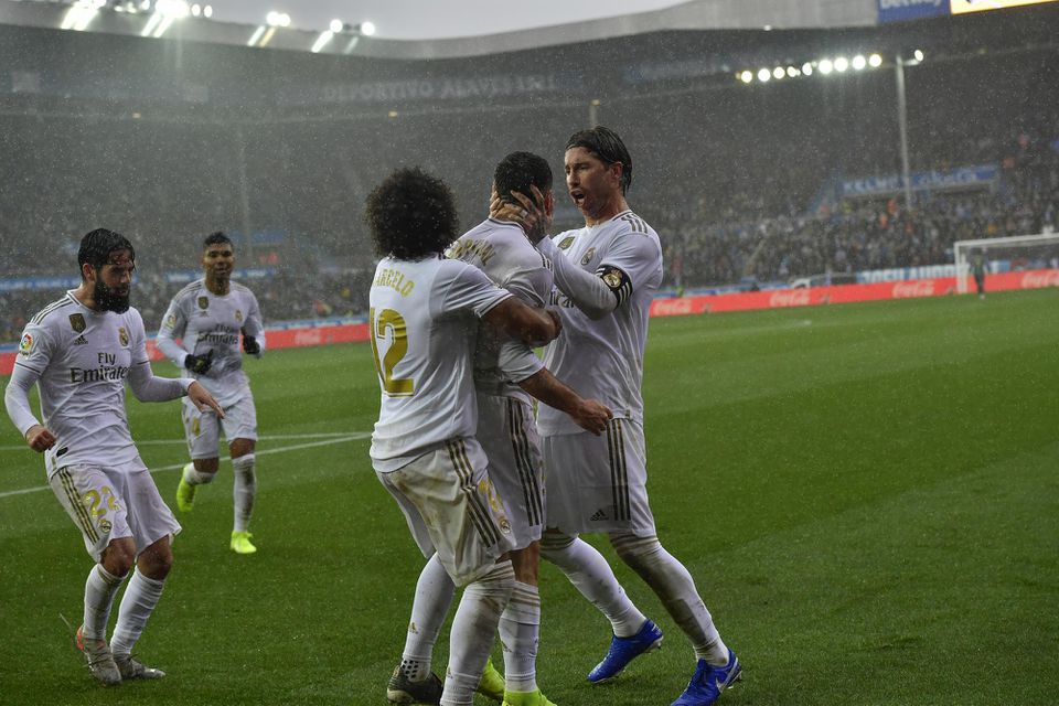 Radosť hráčov Realu Madrid v zápase proti Deportivu Alavés