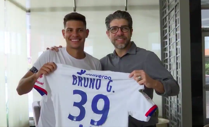 Brazílčan Bruno Guimaraes prestúpil do Lyonu za 20 miliónov eur