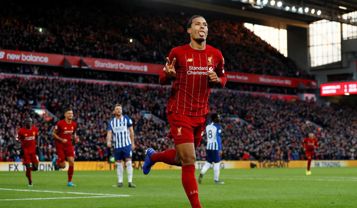 Virgil van Dijk z Liverpoolu oslavuje strelený gól