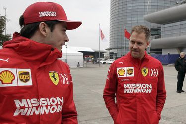 Leclerc chce, aby Vettel zostal vo Ferrari: Mali sme drobné problémy, ale rozumieme si