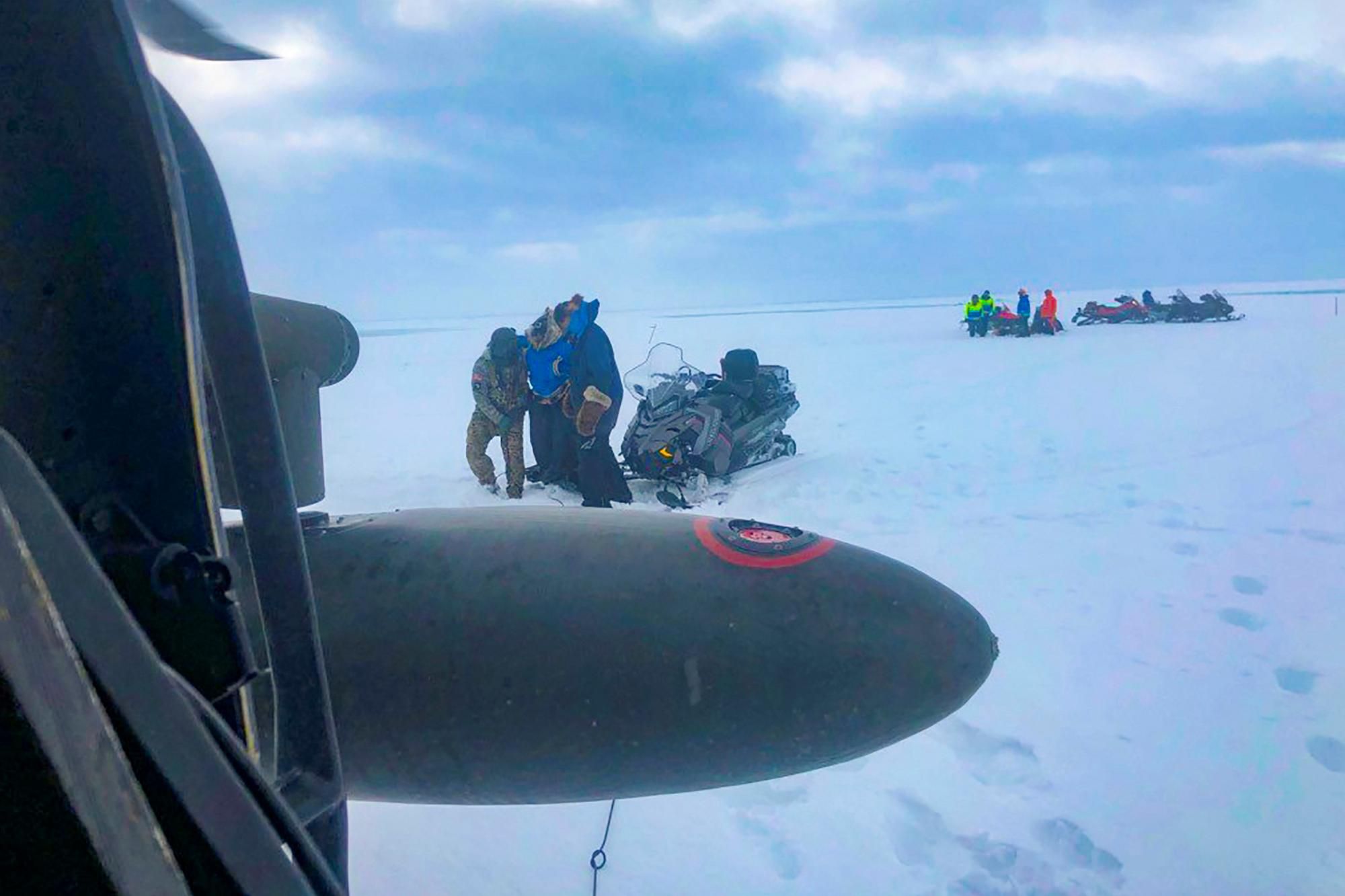 Záchranná akcia niektorých pretekárov Iditarodu