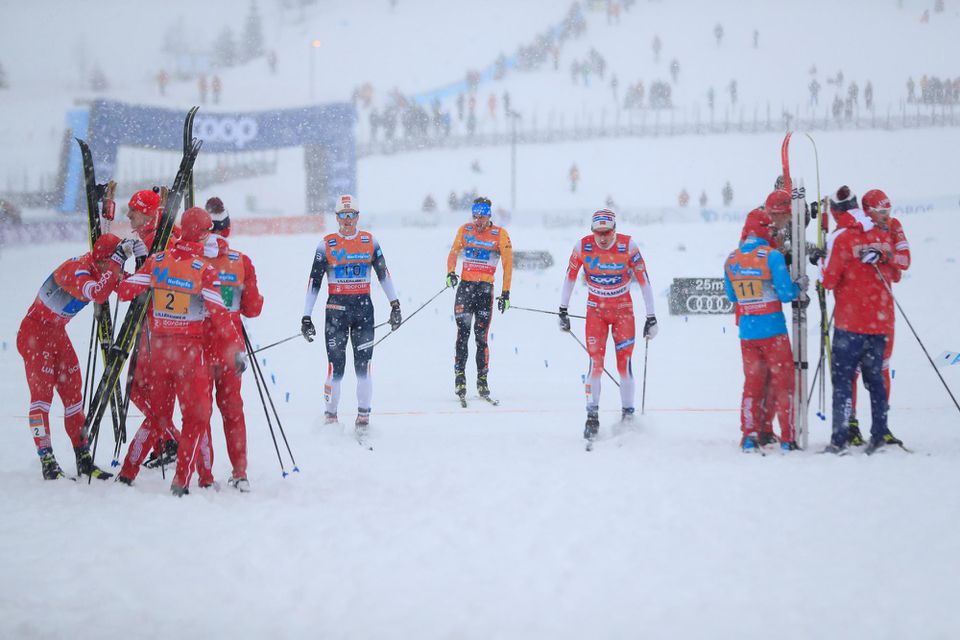 Ruská a Nórska štafeta v cieli pretetkov na 4x7,5 v nórskom Lillehammeri