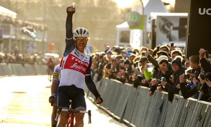 Jasper Stuyven triumfoval v prvej jarnej klasike Omloop Het Nieuwsblad, Erik Baška nedokončil