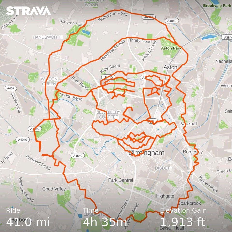Britský cyklista vytvára cez aplikáciu kresby.